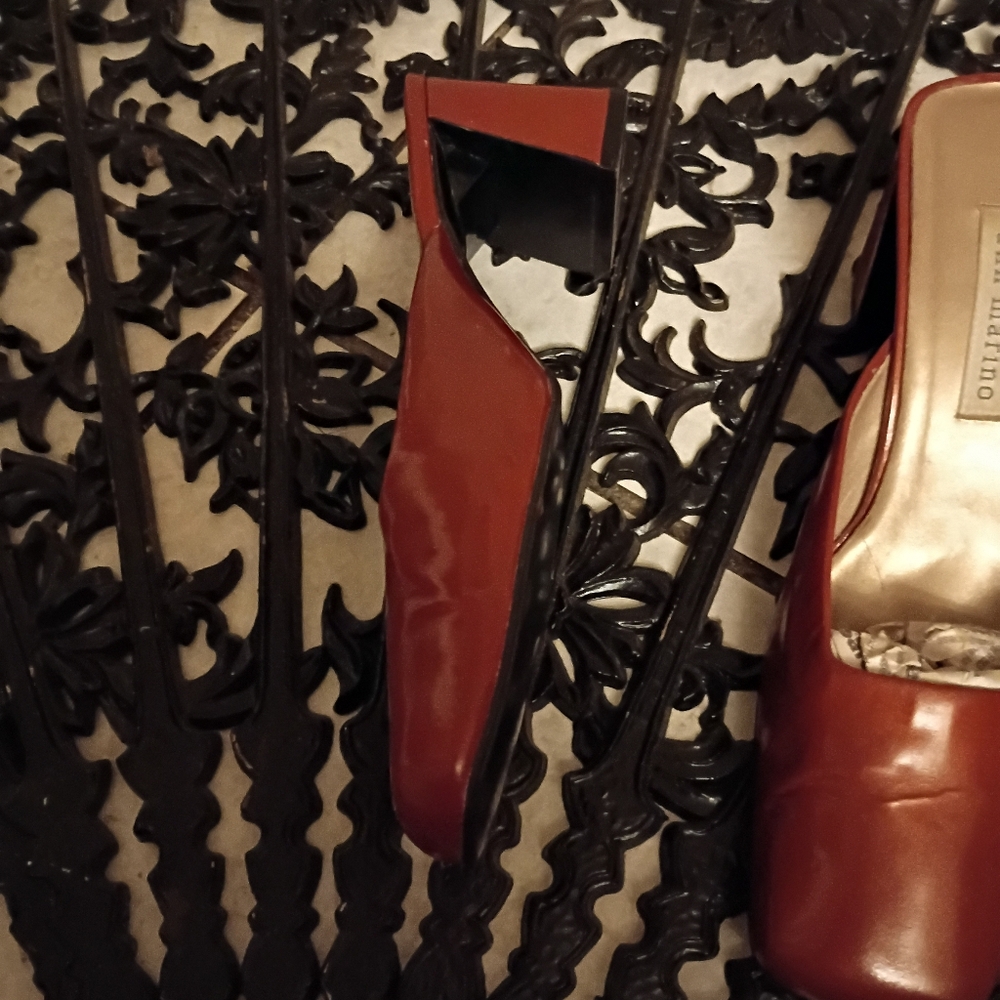 Square Toed Ann Marino Red Mules - Picture 6 of 8